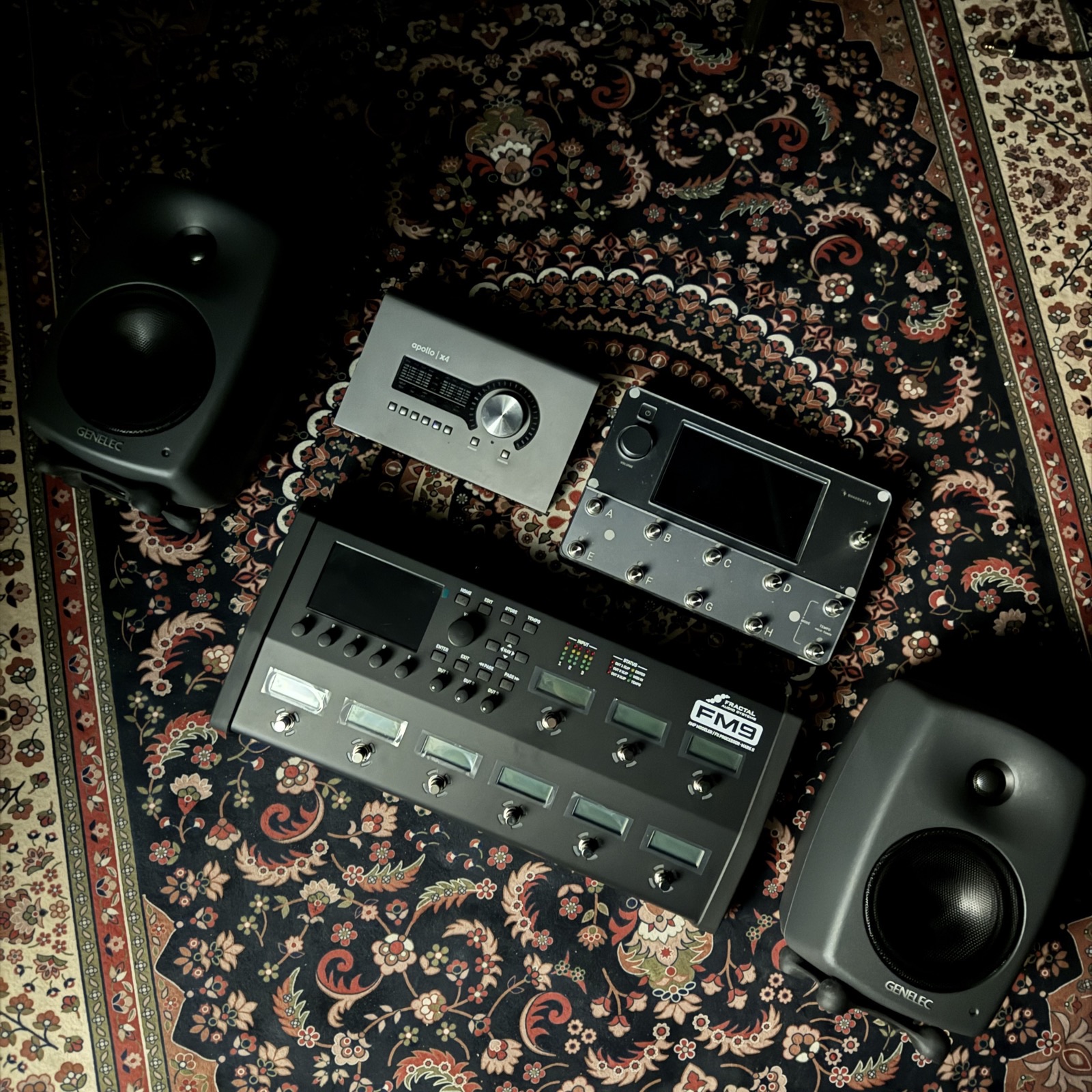 Apollo x4 · FM9 · QuadCortex · Genelec 8330
